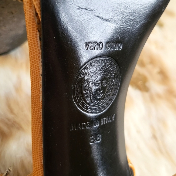 Vintage Gianni Versace ankle strap sandals with cylinder heels in tan size 38 - Picture 3 of 5